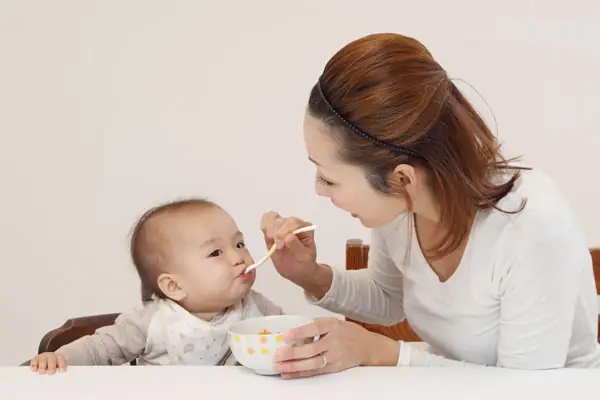 Trẻ 4 Tháng Ăn Dặm Được Chưa? Khi Nào Nên Bắt Đầu Và Lưu Ý Quan Trọng