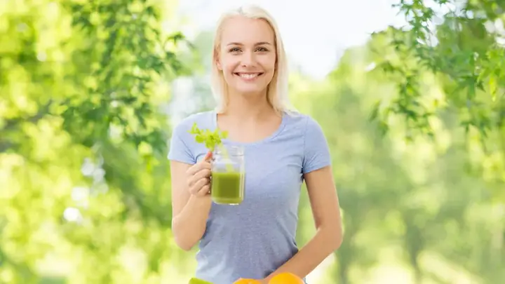 Ăn Chay Trường Có Được Uống Sữa Không? Giải Đáp Chi Tiết & Lựa Chọn Thay Thế