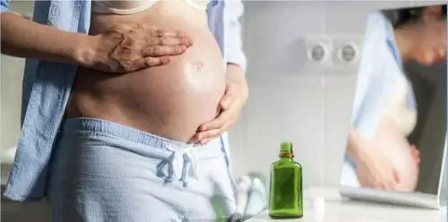 Bà Bầu Có Được Bôi Dầu Gió Khi Đau Đầu Không? Hướng Dẫn An Toàn Từ Chuyên Gia
