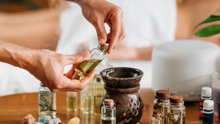 Bà Bầu Có Nên Dùng Đèn Xông Tinh Dầu? Lợi Ích, Nguy Cơ Và Cách Dùng An Toàn Bà Bầu Có Nên Dùng Đèn Xông Tinh Dầu? Lợi Ích, Nguy Cơ Và Cách Dùng An Toàn