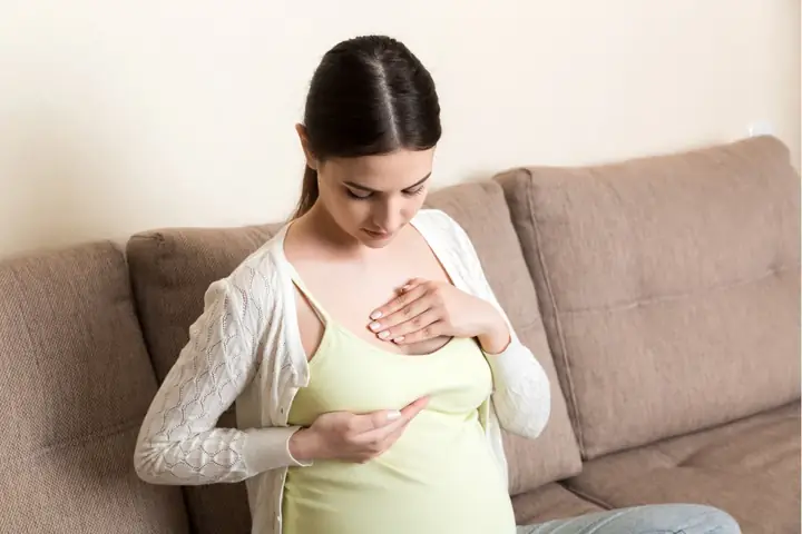 Bà Bầu Mấy Tháng Có Sữa Non? Dấu Hiệu Nhận Biết & Lời Khuyên Từ Chuyên Gia