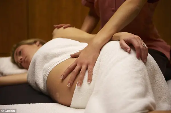 Bà Bầu Xông Hơi Được Không? Lưu Ý An Toàn Và Giải Pháp Thay Thế
