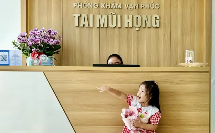 Tìm Bác Sĩ Phúc Tai Mũi Họng: Chuyên Gia Uy Tín & Phòng Khám Tốt Nhất