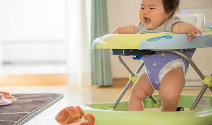 Bao Nhiêu Tháng Thì Cho Bé Ngồi Xe Tập Đi An Toàn Và Đúng Giai Đoạn Phát Triển?