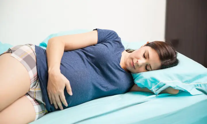 Bầu 6 Tháng Nằm Nghiêng Bên Phải Có Sao Không? Hướng Dẫn Tư Thế Ngủ An Toàn Cho Mẹ Bầu