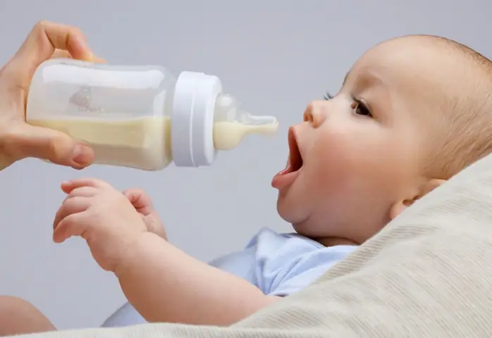 Bé Bao Nhiêu Tháng Uống Được Sữa Tươi? Khi Nào Cho Bé Uống Sữa Tươi Tốt Nhất?