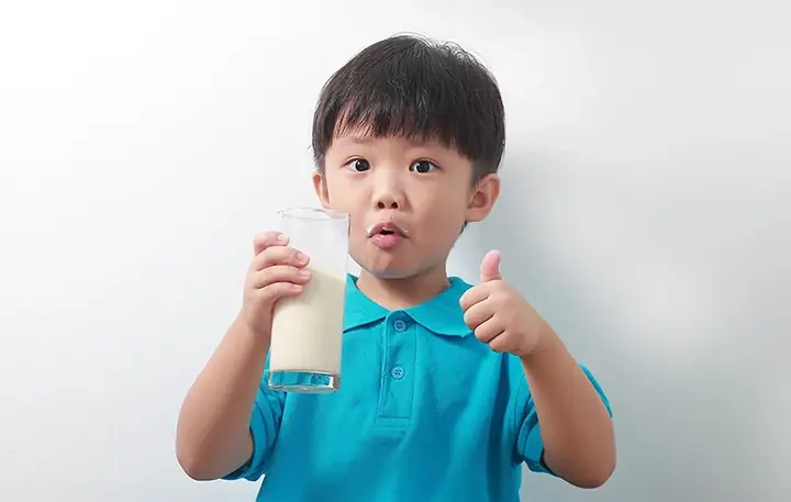 Bé Bao Nhiêu Tuổi Uống Được Sữa Tươi? Hướng Dẫn Chi Tiết Theo Độ Tuổi
