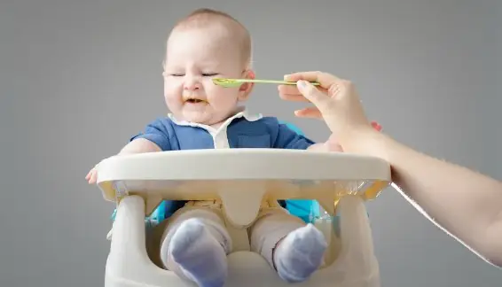 Bé Không Chịu Ăn Bột Phải Làm Sao? Bí Quyết Vỗ Về Cho Bé Ăn Ngon Miệng