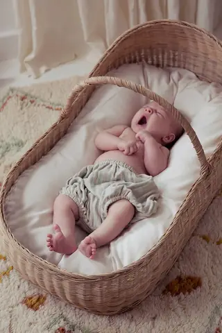 Trẻ Ngủ Nôi Có Tốt Không: Lợi Ích, Rủi Ro Và Cách Sử Dụng An Toàn Cho Bé Trẻ Ngủ Nôi Có Tốt Không: Lợi Ích, Rủi Ro Và Cách Sử Dụng An Toàn Cho Bé