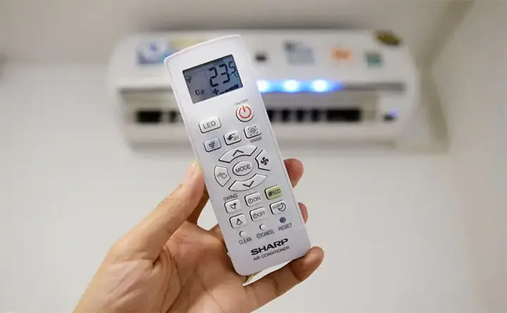 Bệnh Sốt Xuất Huyết Có Nằm Máy Lạnh Được Không? Lưu Ý Quan Trọng Khi Sử Dụng Điều Hòa
