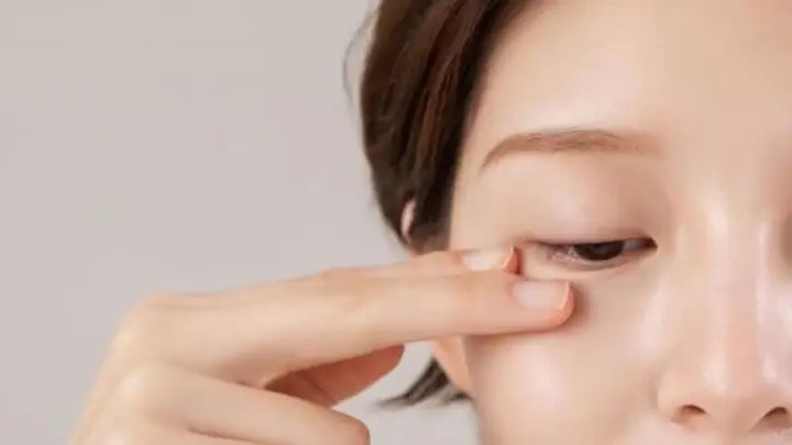 Bôi Kem Chống Nắng Bị Cay Mắt: Nguyên Nhân, Cách Xử Lý & Phòng Ngừa Hiệu Quả