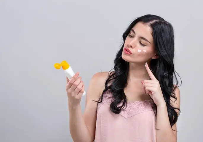 Nên Bôi Kem Trị Mụn Trước Hay Sau Kem Chống Nắng Để Tối Ưu Hiệu Quả? Nên Bôi Kem Trị Mụn Trước Hay Sau Kem Chống Nắng Để Tối Ưu Hiệu Quả?