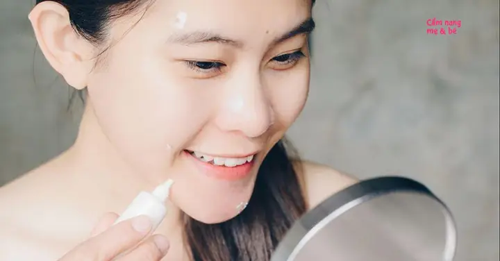 Nên Bôi Kem Trị Mụn Trước Hay Sau Serum Để Da Hết Mụn Tối Ưu?