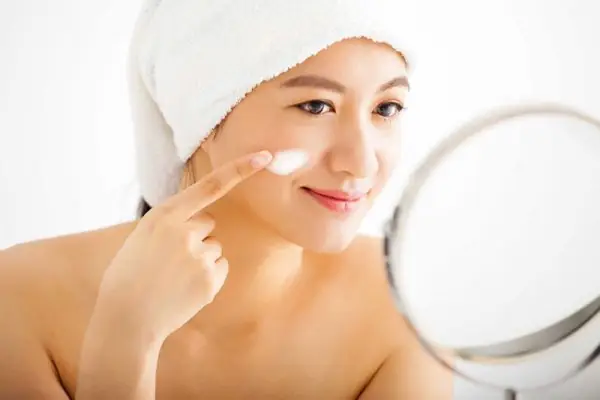 Bôi Serum Bao Lâu Thì Bôi Kem Chống Nắng Chuẩn Chuyên Gia Da Liễu Bôi Serum Bao Lâu Thì Bôi Kem Chống Nắng Chuẩn Chuyên Gia Da Liễu
