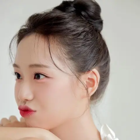 15+ Kiểu Búi Tóc Phồng Dễ Thương, Giúp Tóc Xẹp Mỏng Bồng Bềnh Tự Nhiên