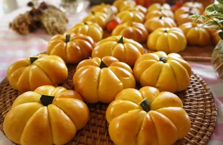 10+ Công Thức Làm Bánh Bí Đỏ Ngon Mê Ly, Dễ Làm Tại Nhà