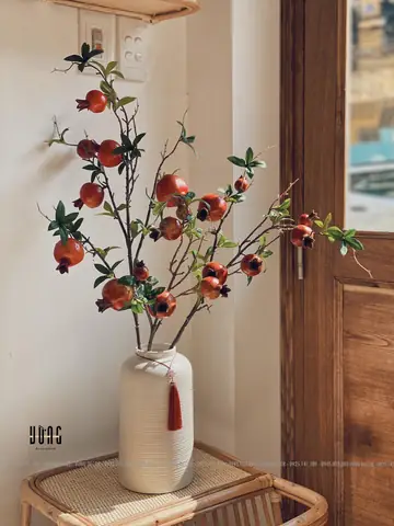 Cách Cắm Hoa Vào Bình Gốm Đẹp: Hướng Dẫn Chi Tiết Cho Người Mới Bắt Đầu Cách Cắm Hoa Vào Bình Gốm Đẹp: Hướng Dẫn Chi Tiết Cho Người Mới Bắt Đầu
