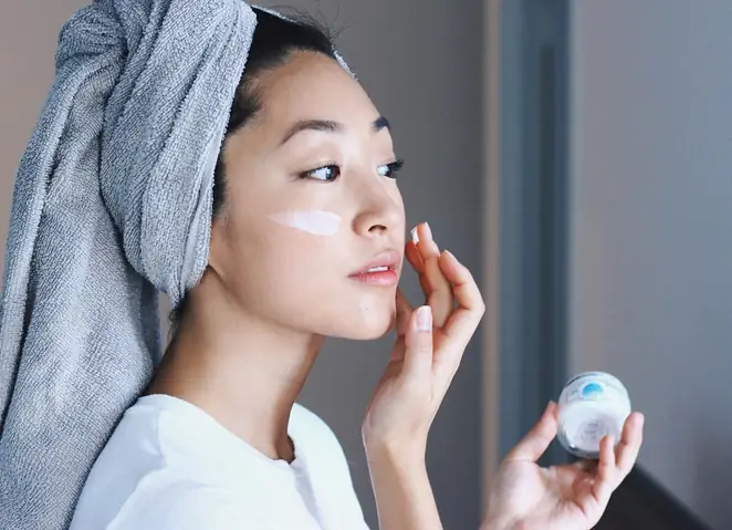 Bí Quyết Chăm Sóc Da Khô Nứt Nẻ Mùa Lạnh: Hướng Dẫn Toàn Diện Từ Chuyên Gia