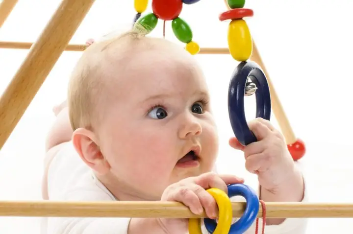 Bé 3 Tháng Tuổi Chơi Gì Thông Minh, Phát Triển Toàn Diện: Hướng Dẫn Chi Tiết Từ Chuyên Gia