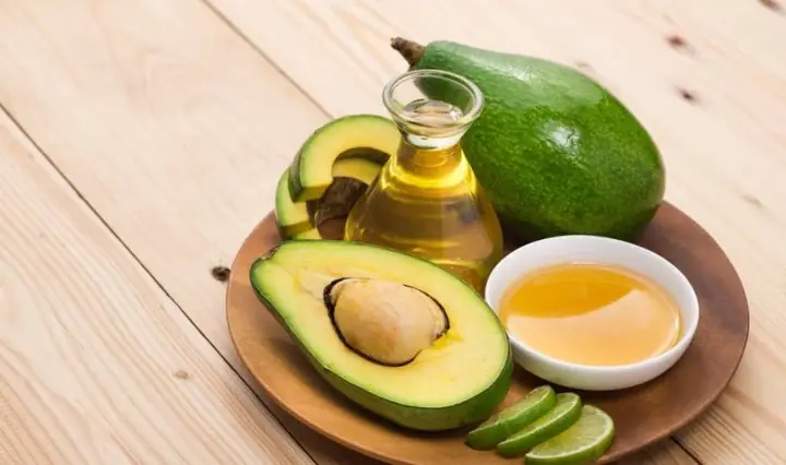 Hướng Dẫn Chi Tiết Cách Đắp Mặt Nạ Bơ Mật Ong Dưỡng Da Sáng Mịn, Giảm Mụn Hướng Dẫn Chi Tiết Cách Đắp Mặt Nạ Bơ Mật Ong Dưỡng Da Sáng Mịn, Giảm Mụn