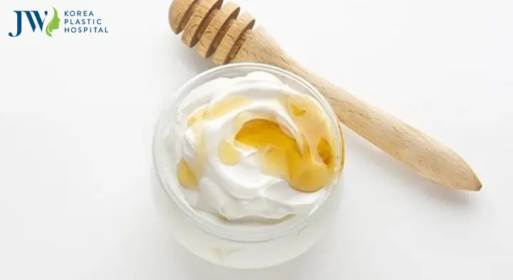 Bí Quyết Đắp Mặt Nạ Sữa Chua Không Đường Đúng Cách Giúp Da Sáng Mịn, Sạch Mụn