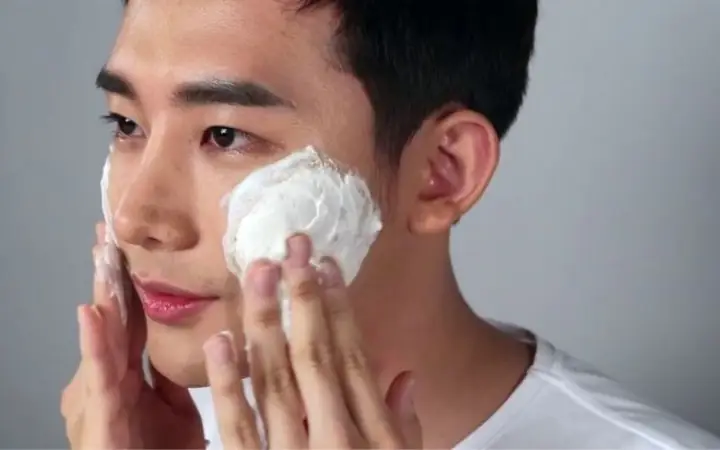 Cách Dùng Sữa Rửa Mặt Cho Nam Giới Chuẩn Chuyên Gia: Hướng Dẫn Chi Tiết Từng Bước