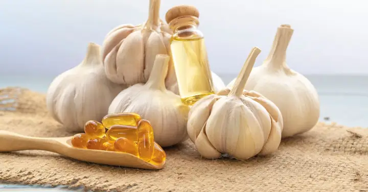 Hướng Dẫn Chi Tiết Cách Làm Dầu Tỏi Tại Nhà Thơm Ngon, An Toàn Và Công Dụng