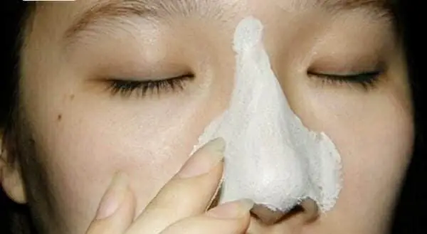 Hướng Dẫn Chi Tiết Cách Làm Mặt Nạ Lột Mụn Bằng Keo Sữa Tại Nhà Hiệu Quả