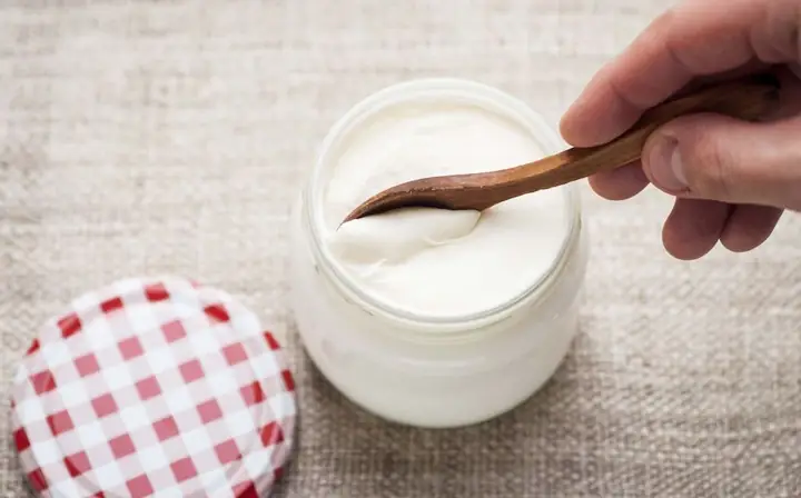 Hướng Dẫn Toàn Diện: Cách Làm Trắng Da Toàn Thân Bằng Sữa Chua Hiệu Quả Tại Nhà Hướng Dẫn Toàn Diện: Cách Làm Trắng Da Toàn Thân Bằng Sữa Chua Hiệu Quả Tại Nhà