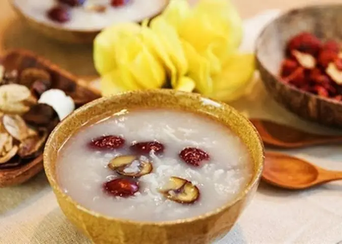 Cháo Táo Đỏ Khô Cho Bé Ăn Dặm: Công Thức Chuẩn Dinh Dưỡng, Dễ Làm Tại Nhà