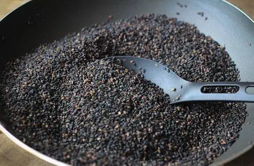 Cách Nấu Chè Mè Đen Dễ Sinh Thơm Ngon Chuẩn Vị Tại Nhà