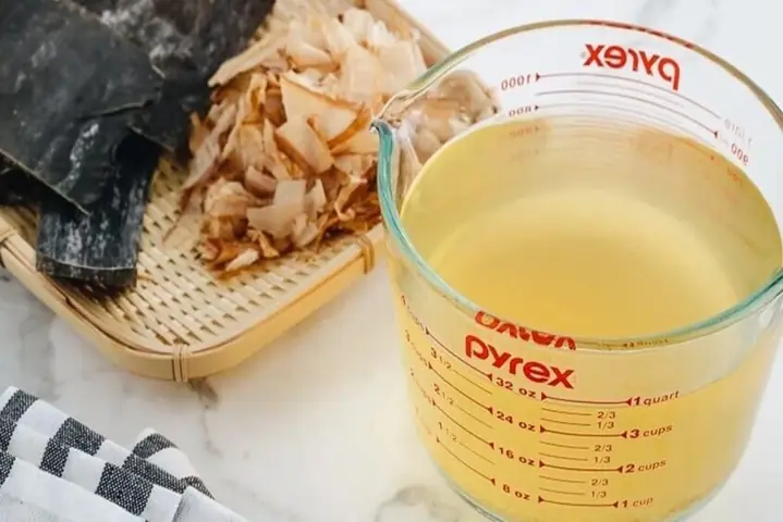 Cách Nấu Nước Dashi Rau Củ Đơn Giản & Bảo Quản Lâu Cho Bé Ăn Dặm