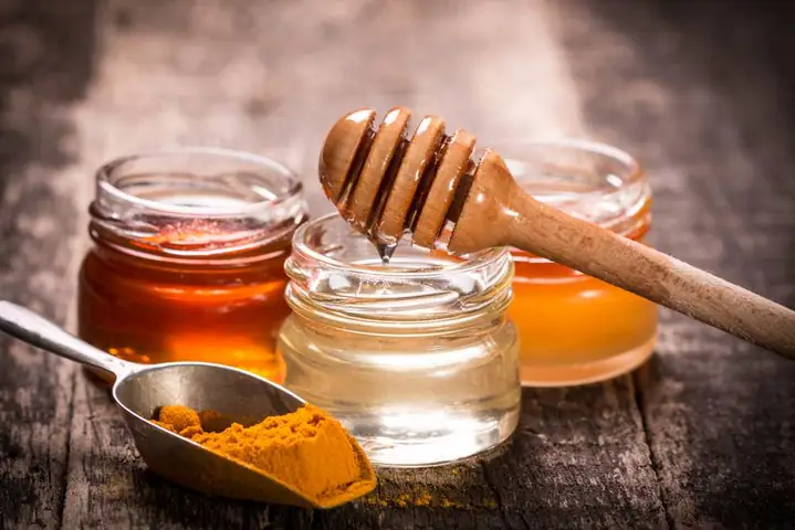Cách Pha Mật Ong Và Bột Nghệ: Công Thức Chuẩn, Lợi Ích Bất Ngờ & Lưu Ý Quan Trọng