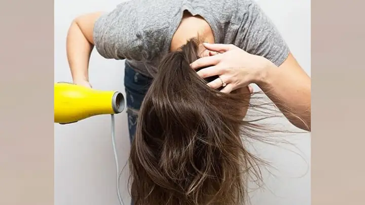 Cách Sấy Tóc Uốn Chuẩn Salon, Giữ Nếp Lâu Dài Tại Nhà