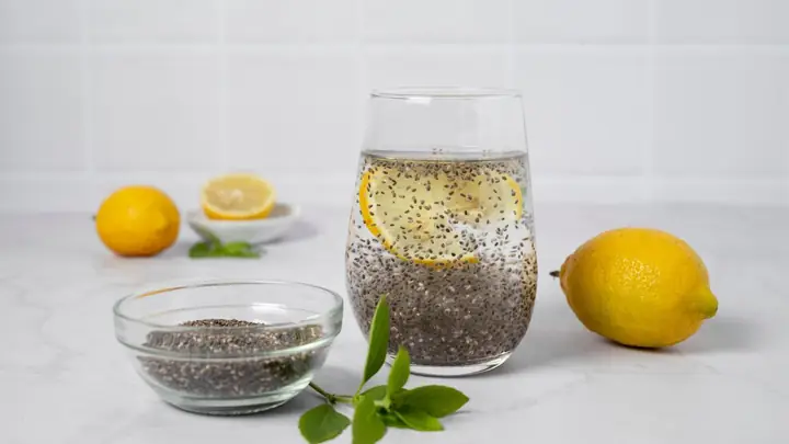 Cách Sử Dụng Hạt Chia Cho Bé Đúng Cách: Dinh Dưỡng, Chế Biến & Lưu Ý An Toàn