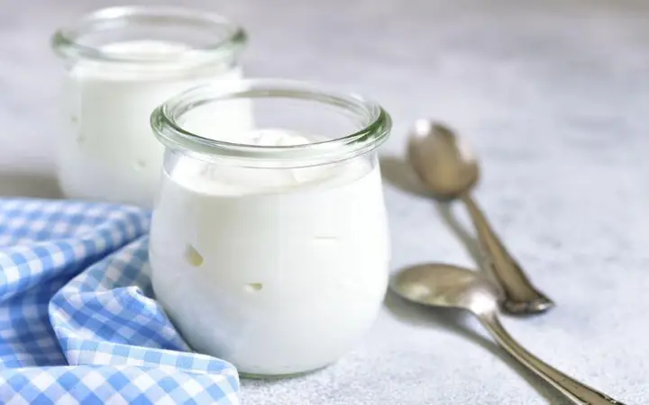 Hướng Dẫn Tắm Trắng Bằng Sữa Chua Không Đường: Bí Quyết Da Sáng Mịn An Toàn Tại Nhà