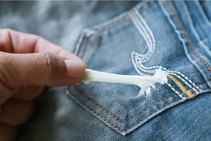 9+ Mẹo Tẩy Sạch Kẹo Cao Su Dính Trên Quần Áo Hiệu Quả Nhanh Chóng 9+ Mẹo Tẩy Sạch Kẹo Cao Su Dính Trên Quần Áo Hiệu Quả Nhanh Chóng