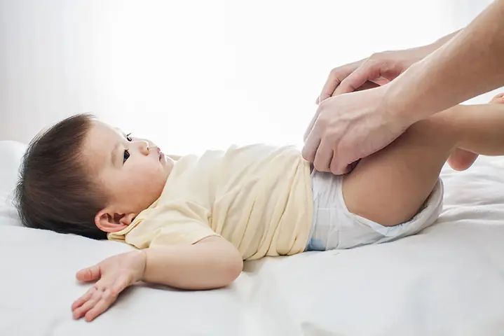 Hướng Dẫn Chi Tiết Cách Thay Tã Cho Trẻ Sơ Sinh Đúng Chuẩn, Nhanh Chóng Và An Toàn