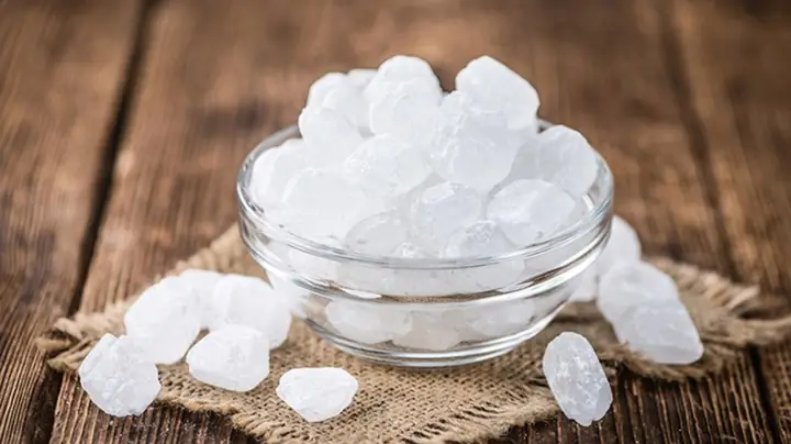 Cách Trị Hôi Nách Bằng Phèn Chua Và Phấn Rôm: Công Thức Hiệu Quả, An Toàn Tại Nhà