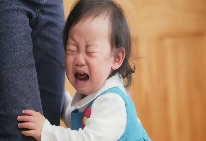 "trị" Con Ăn Vạ: Bí Quyết Xử Lý Trẻ 1 Tuổi Hiệu Quả Cho Cha Mẹ Kiên Nhẫn "trị" Con Ăn Vạ: Bí Quyết Xử Lý Trẻ 1 Tuổi Hiệu Quả Cho Cha Mẹ Kiên Nhẫn