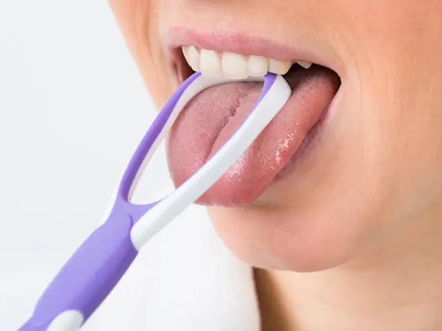 Vệ Sinh Lưỡi Đúng Cách Hàng Ngày: Bí Quyết Hơi Thở Thơm Tho & Sức Khỏe Miệng Toàn Diện Vệ Sinh Lưỡi Đúng Cách Hàng Ngày: Bí Quyết Hơi Thở Thơm Tho & Sức Khỏe Miệng Toàn Diện