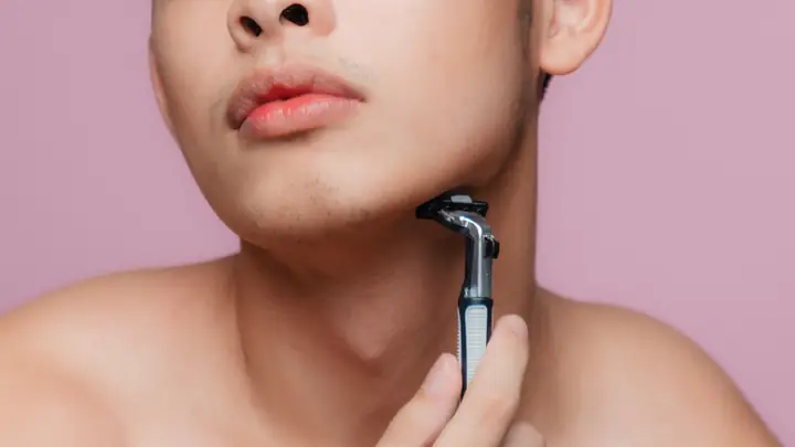 Cạo Mặt Có Tác Dụng Gì? Lợi Ích, Rủi Ro & Cách Thực Hiện Đúng Cách An Toàn