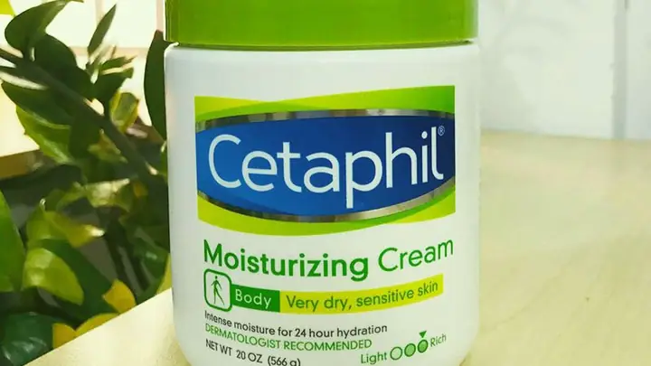Kem Dưỡng Ẩm Cetaphil Moisturizing Cream: Review Chi Tiết & Có Tốt Không?