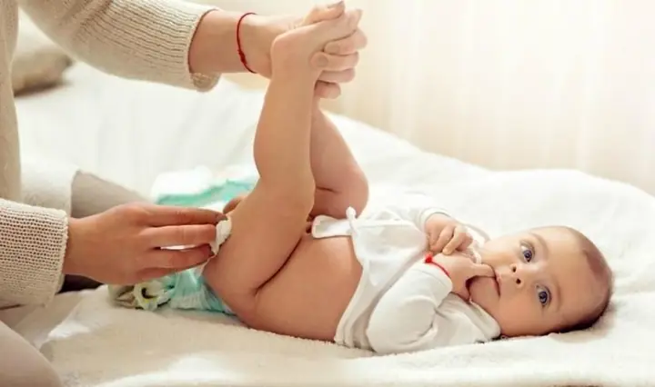 Hướng Dẫn Chi Tiết Cách Chăm Sóc Trẻ Sơ Sinh Dưới 1 Tháng Tuổi Đúng Phương Pháp Cho Cha Mẹ Mới
