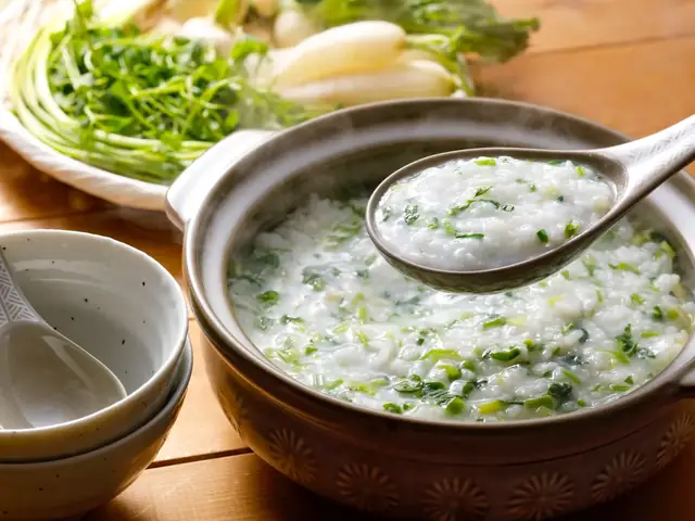 Cách Nấu Cháo Thịt Heo Cải Bó Xôi Thơm Ngon, Bổ Dưỡng Cho Bé Ăn Dặm Tăng Cân