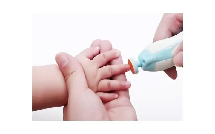 Có Nên Cắt Móng Tay Cho Trẻ Sơ Sinh? Khi Nào & Cách Cắt An Toàn