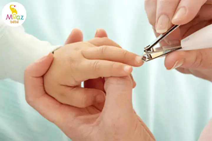 Có Nên Cắt Móng Tay Cho Trẻ Sơ Sinh? Khi Nào & Cách Cắt An Toàn