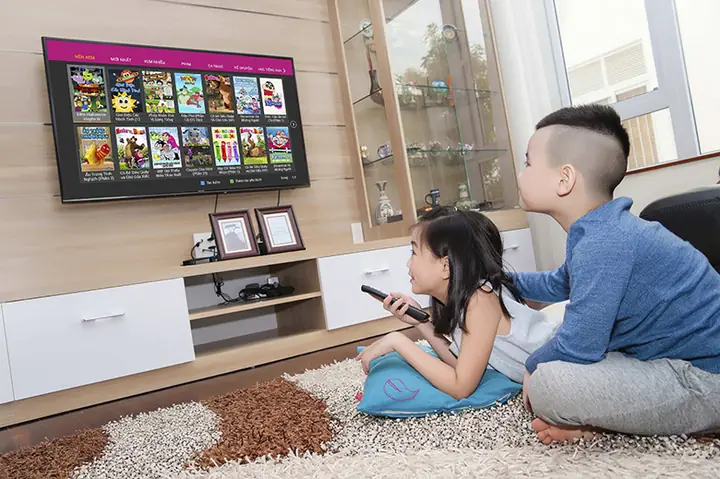 Có Nên Cho Trẻ Em Xem Tivi: Lợi, Hại & Cách Xem Đúng