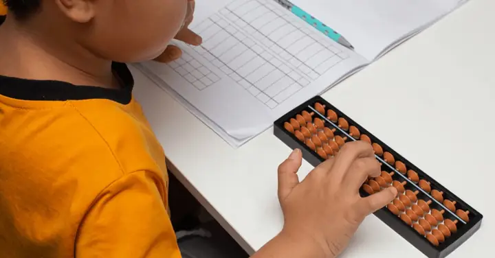 Có Nên Cho Trẻ Học Toán Tính Nhẩm Sớm Hay Không? Lợi Ích, Rủi Ro Và Lời Khuyên Từ Chuyên Gia Có Nên Cho Trẻ Học Toán Tính Nhẩm Sớm Hay Không? Lợi Ích, Rủi Ro Và Lời Khuyên Từ Chuyên Gia