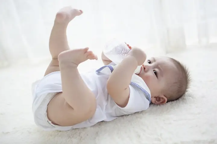 Có Nên Cho Trẻ Sơ Sinh Bú Bình Không? Hướng Dẫn Chi Tiết Từ Chuyên Gia